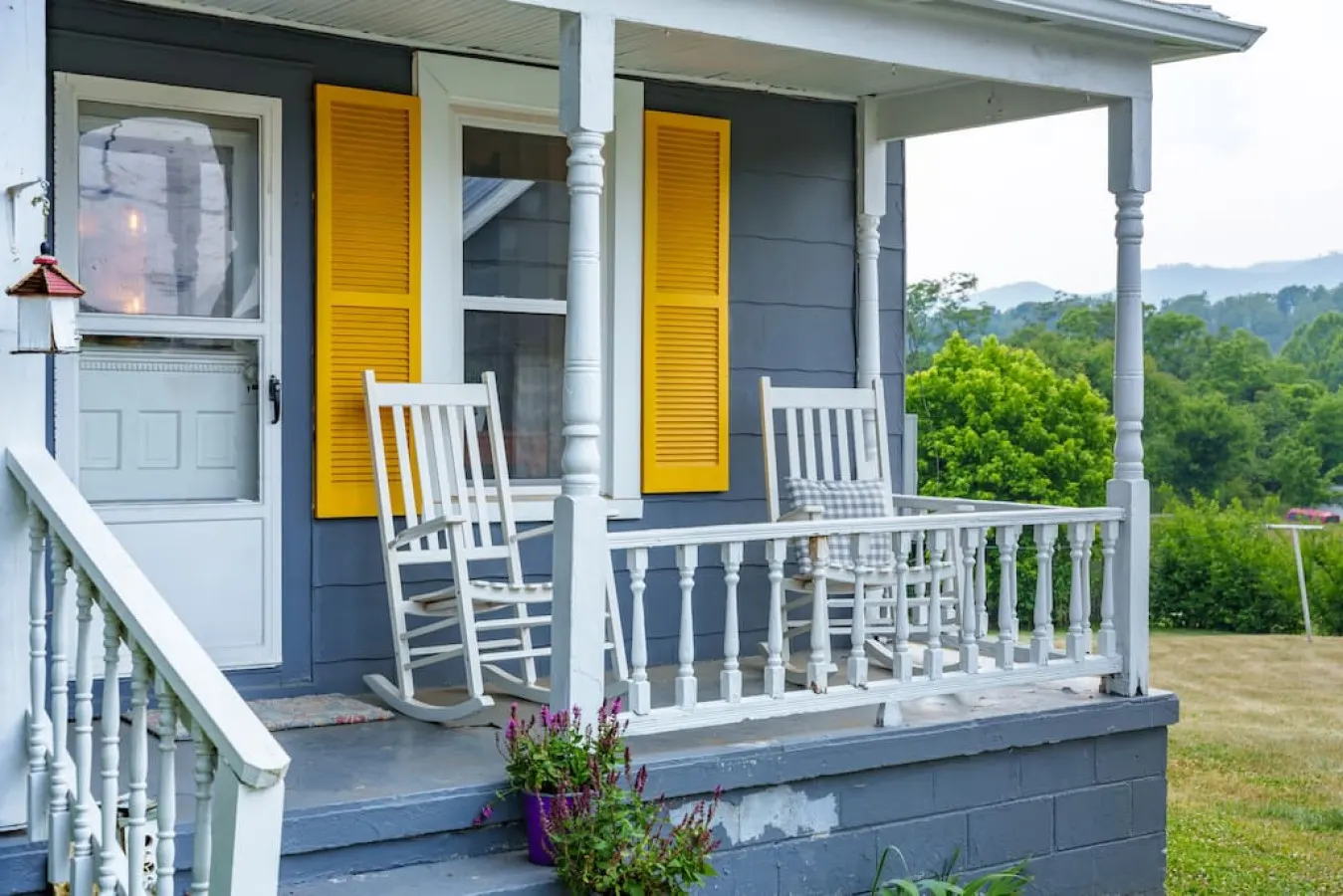 Yellow Shutter Farmhouse Oasis, photo 5