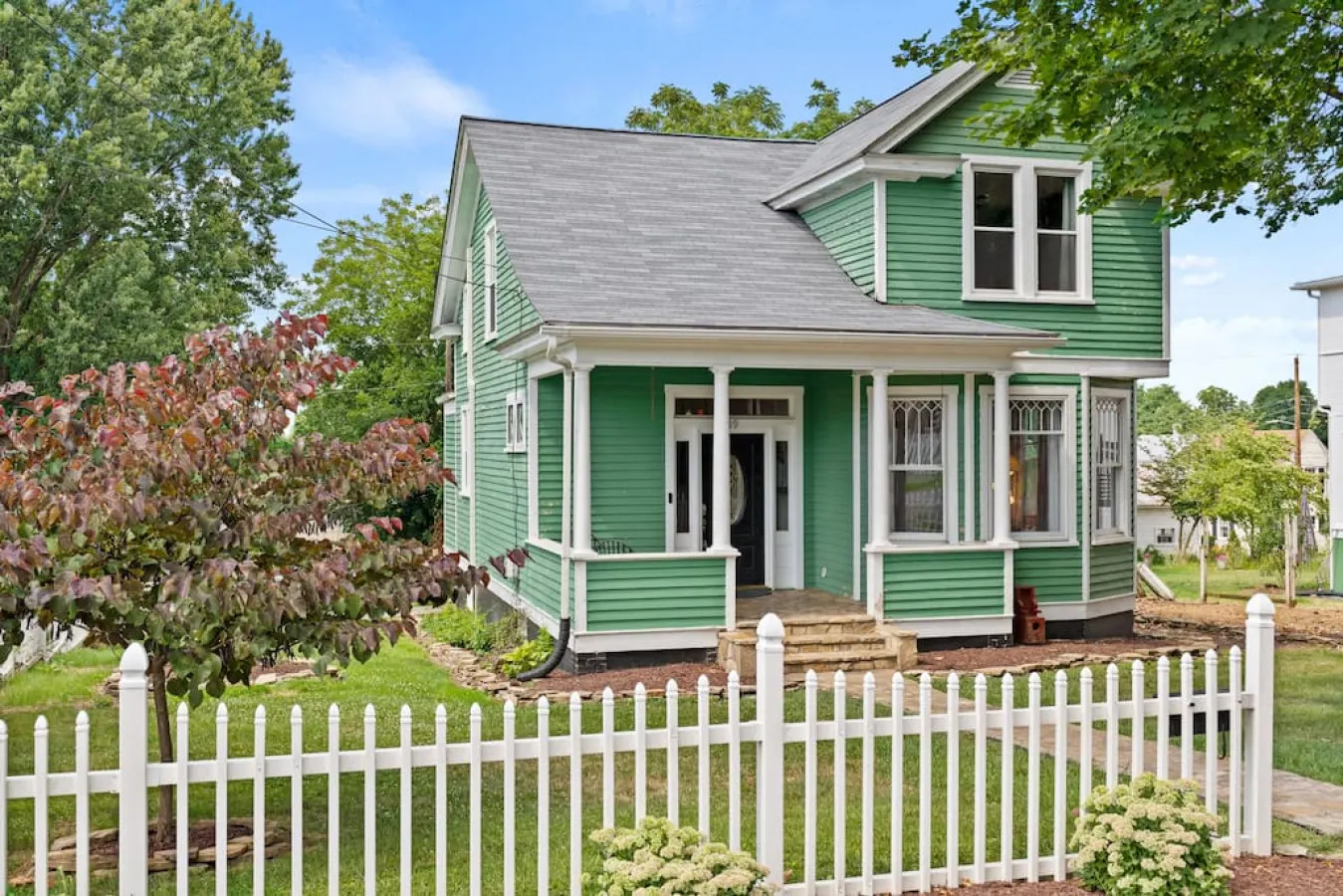 The beautiful house that looks just like them ones in movies.