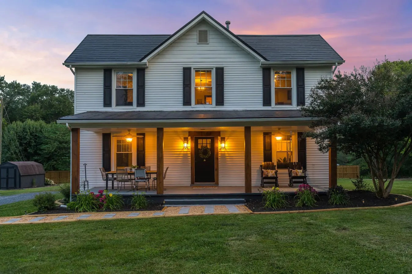 Farmhouse Retreat, 2 Acres Near Downtown, photo 1