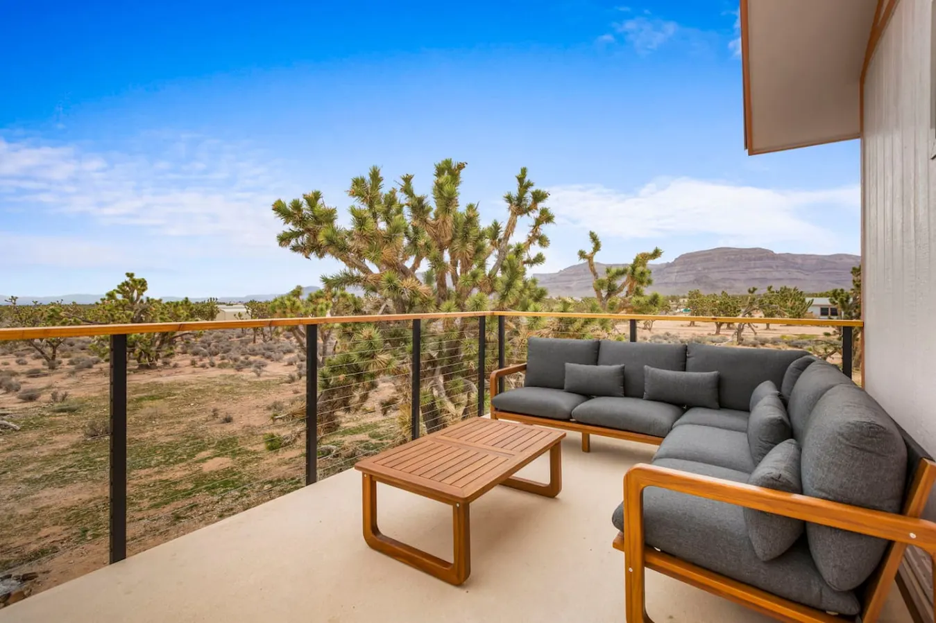 Modern Grand Canyon West Gateway Retreat, photo 2